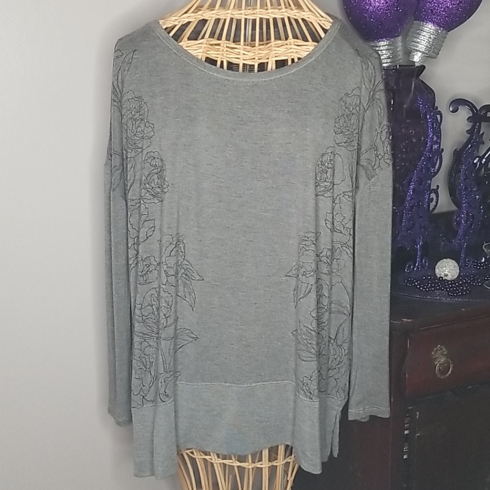 Soma Gray with Black Floral Pattern 3/4 Sleeve Extra Small Tunic Top